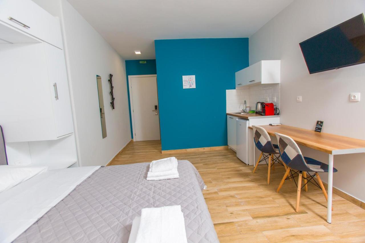 Studio Apartment